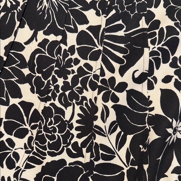 Ann Taylor Black and White Floral A-Line Skirt - Picture 4 of 4